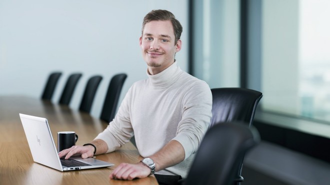 Dennis Koschinski, da studente duale in informatica di gestione a Business Analyst